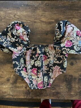Black Floral Puff-Sleeve Women’s One-Piece Crop Top